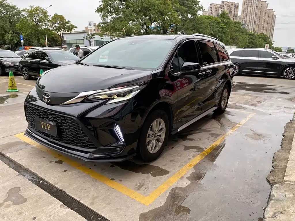 Toyota Granvia 2025