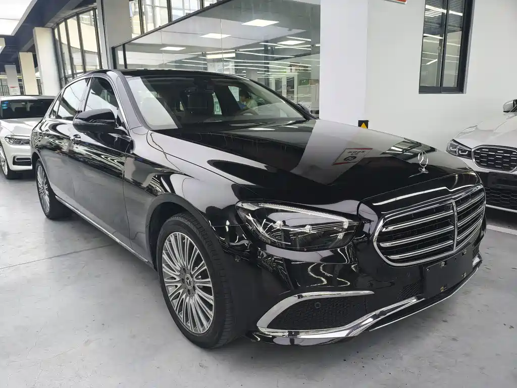 Mercedes-Benz E-Class — миниатюра 3