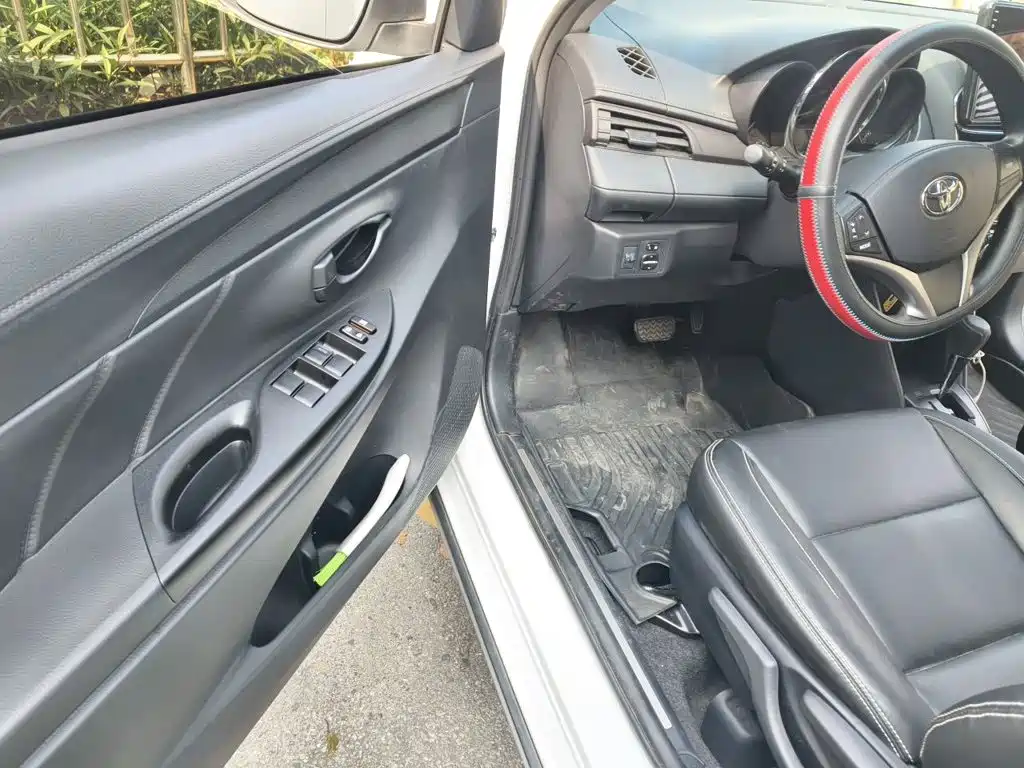 Toyota Yaris L — миниатюра 17