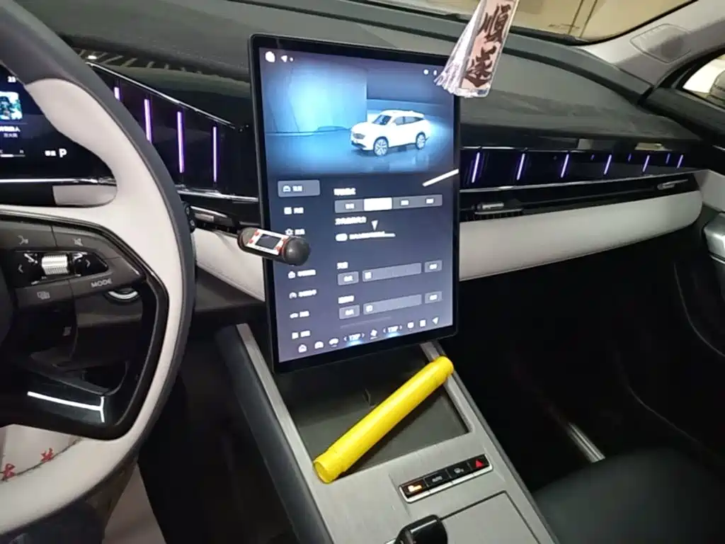 Geely Boyue L — миниатюра 13