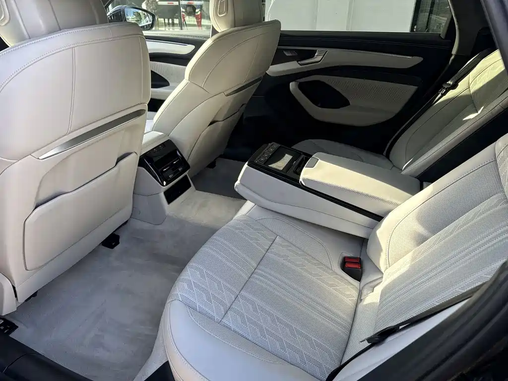 Audi A6L — миниатюра 7