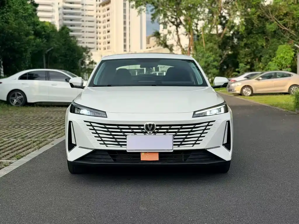 Changan Eado — миниатюра 2