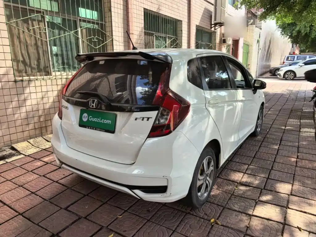 Honda Fit — миниатюра 7