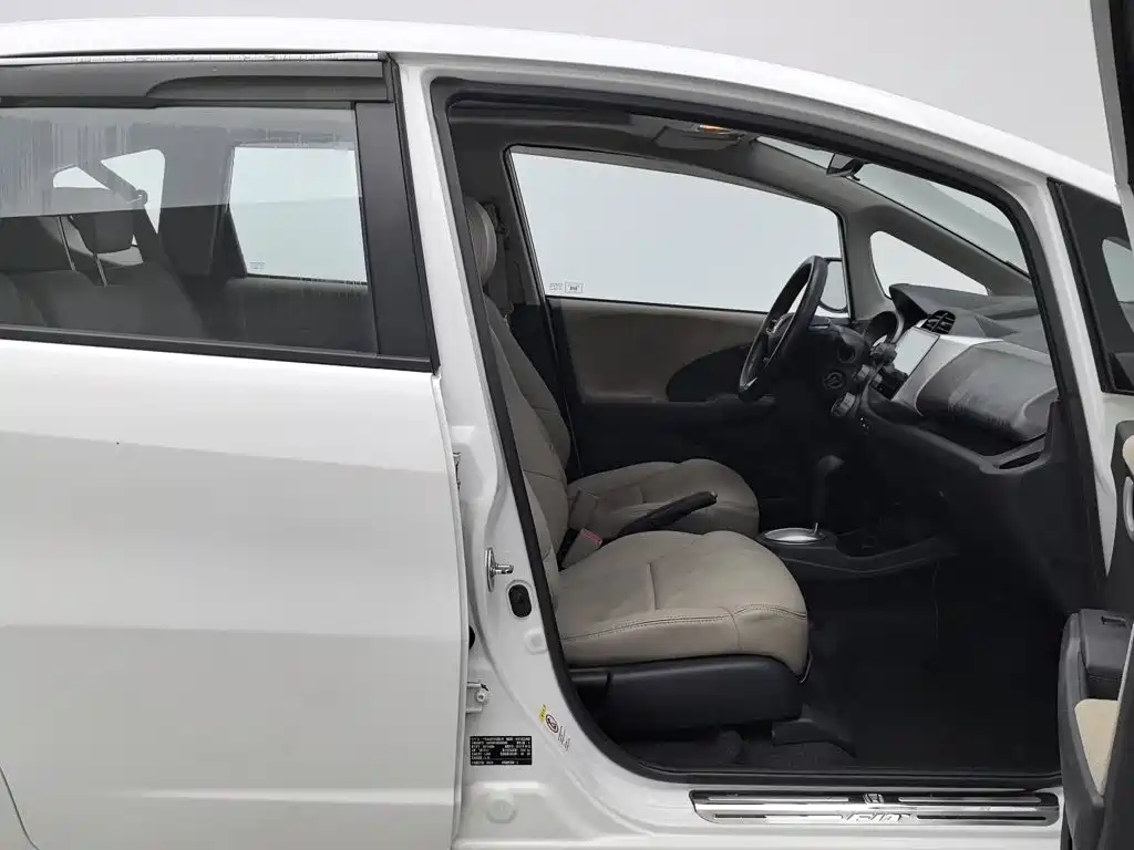 Honda Fit — миниатюра 23