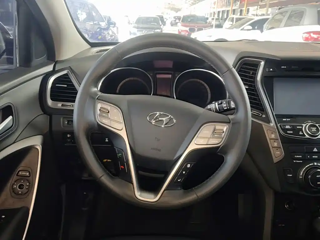 Hyundai Santa Fe — миниатюра 11
