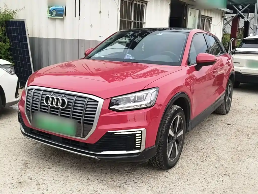 Audi Q2L e-tron — миниатюра 2