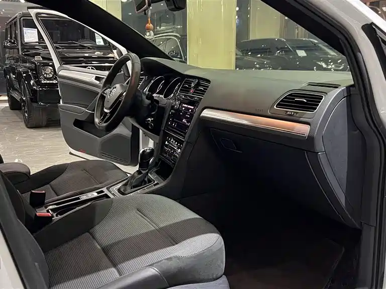 Volkswagen Golf — миниатюра 16