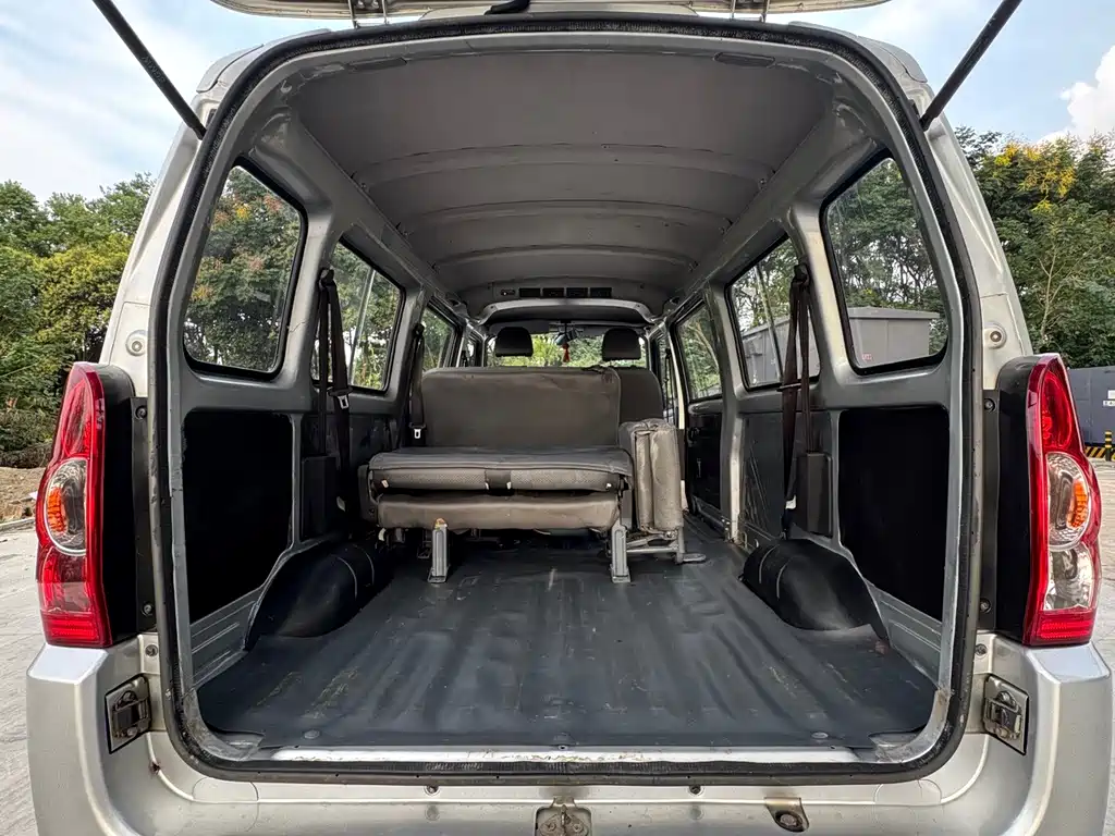 Wuling Rongguang — миниатюра 9