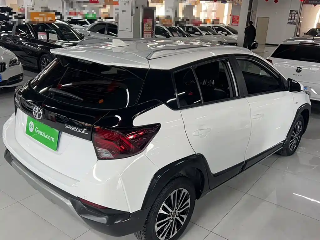 Toyota Yaris L — миниатюра 10