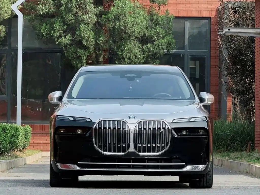 BMW i7 — миниатюра 2