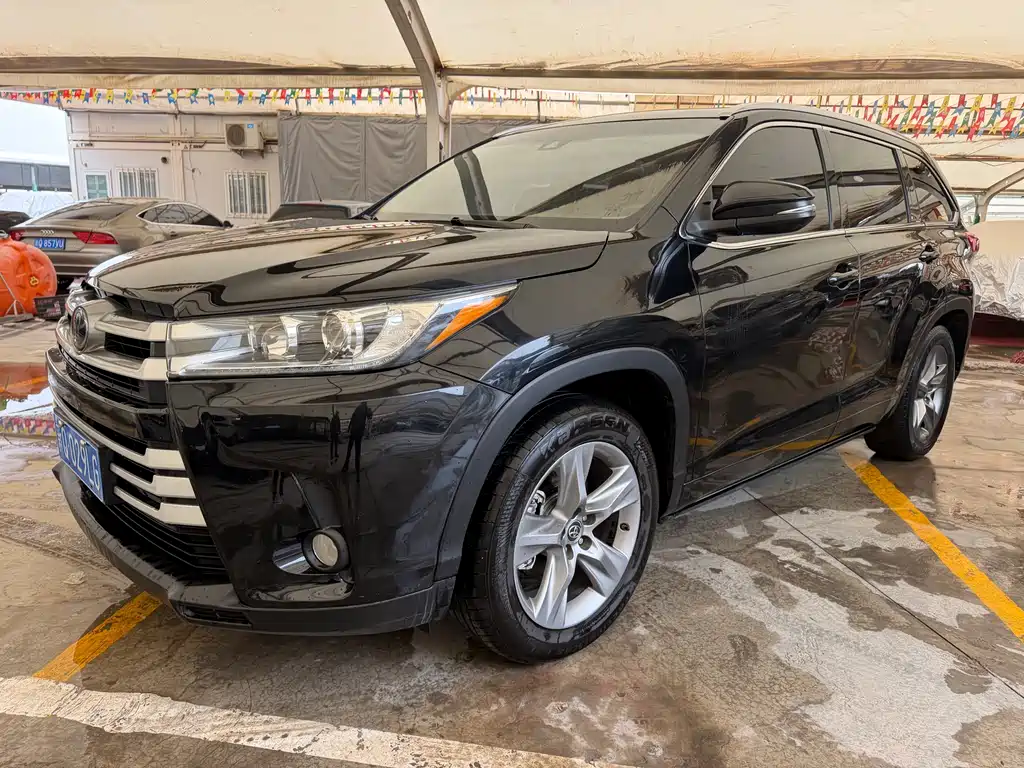 TOYOTA HIGHLANDER
