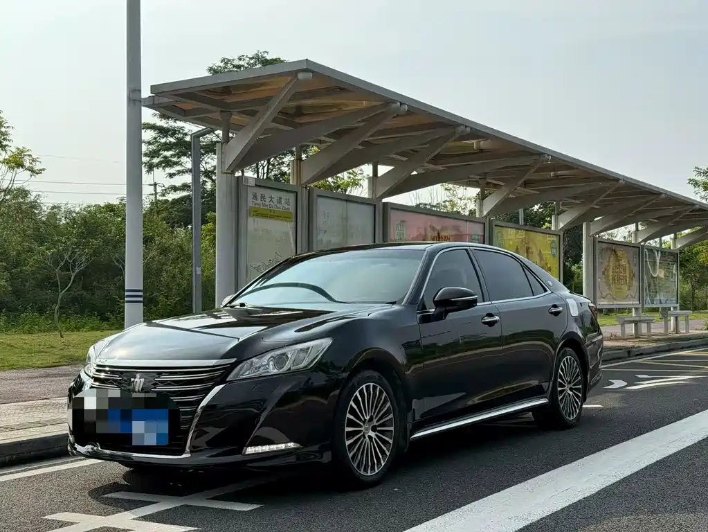 Toyota Crown — миниатюра 4