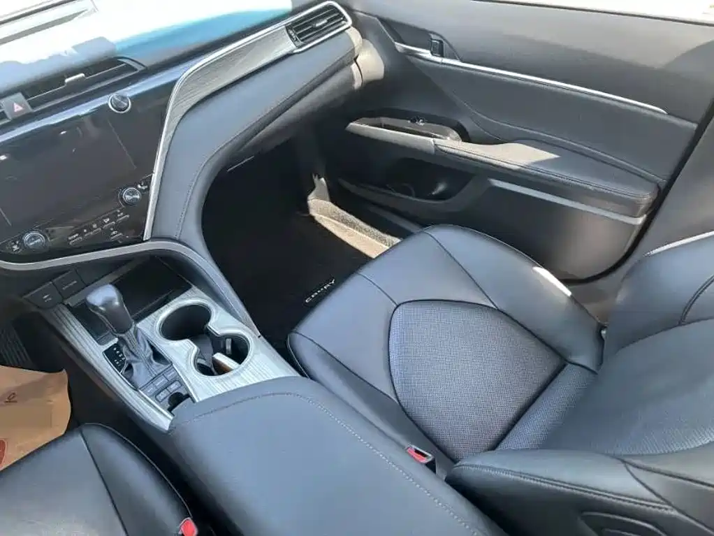 Toyota Camry — миниатюра 8