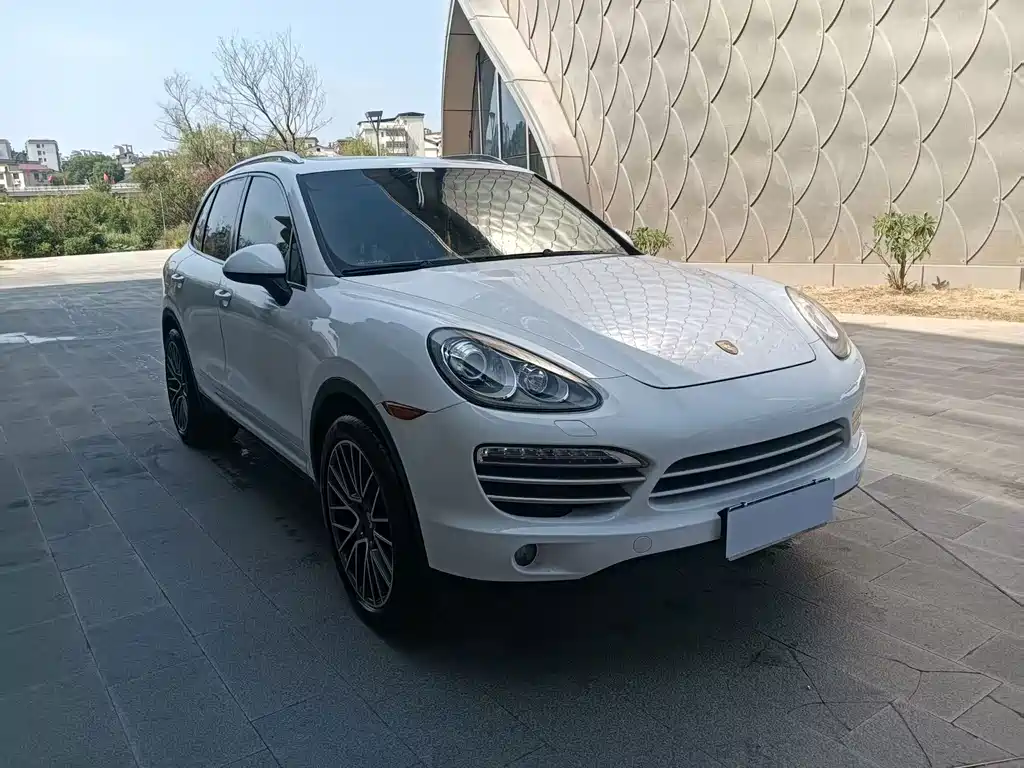 Porsche Cayenne — миниатюра 3