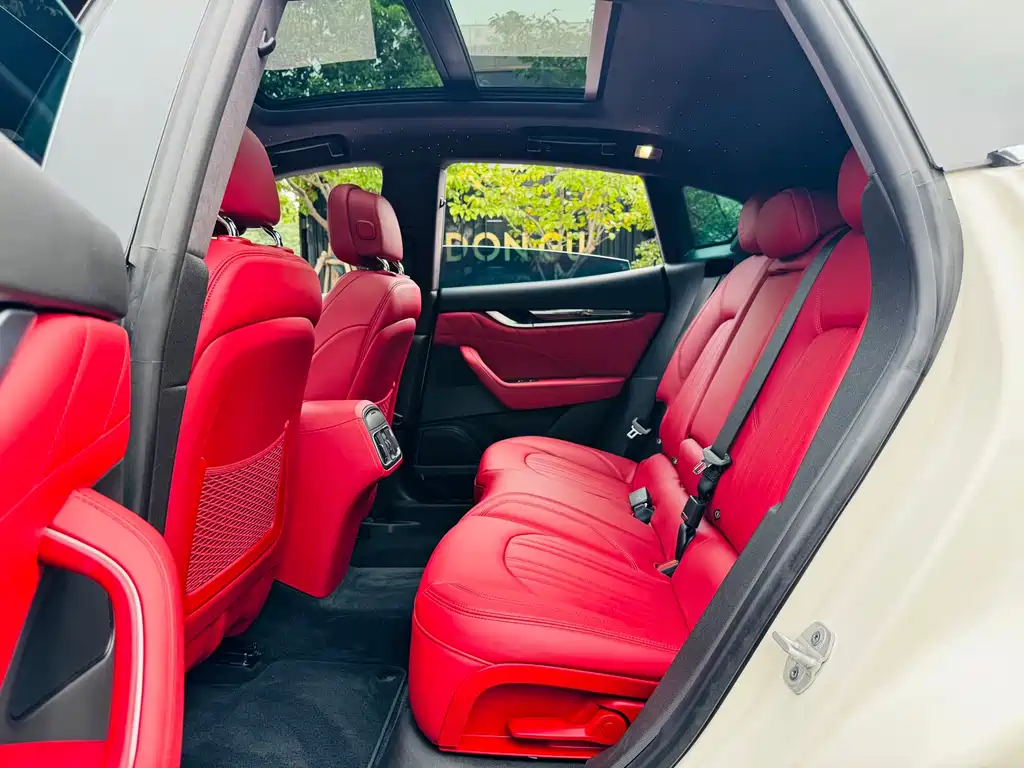 Maserati Levante — миниатюра 6