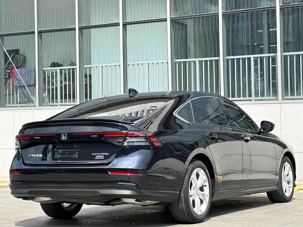 Honda Accord — миниатюра 9