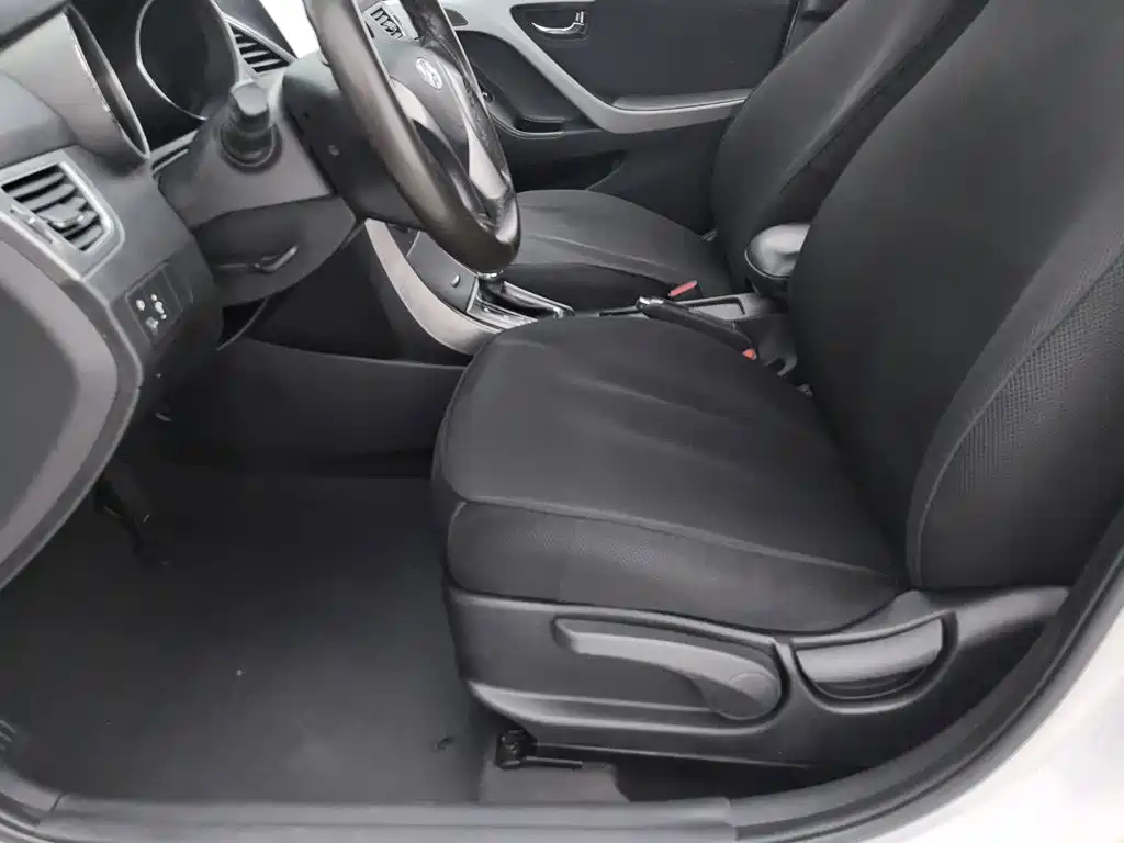 Hyundai Elantra Langdong — миниатюра 20
