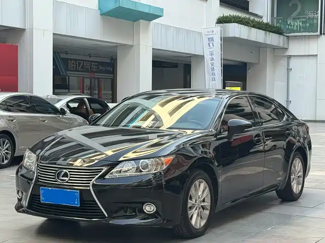 2015 Lexus ES