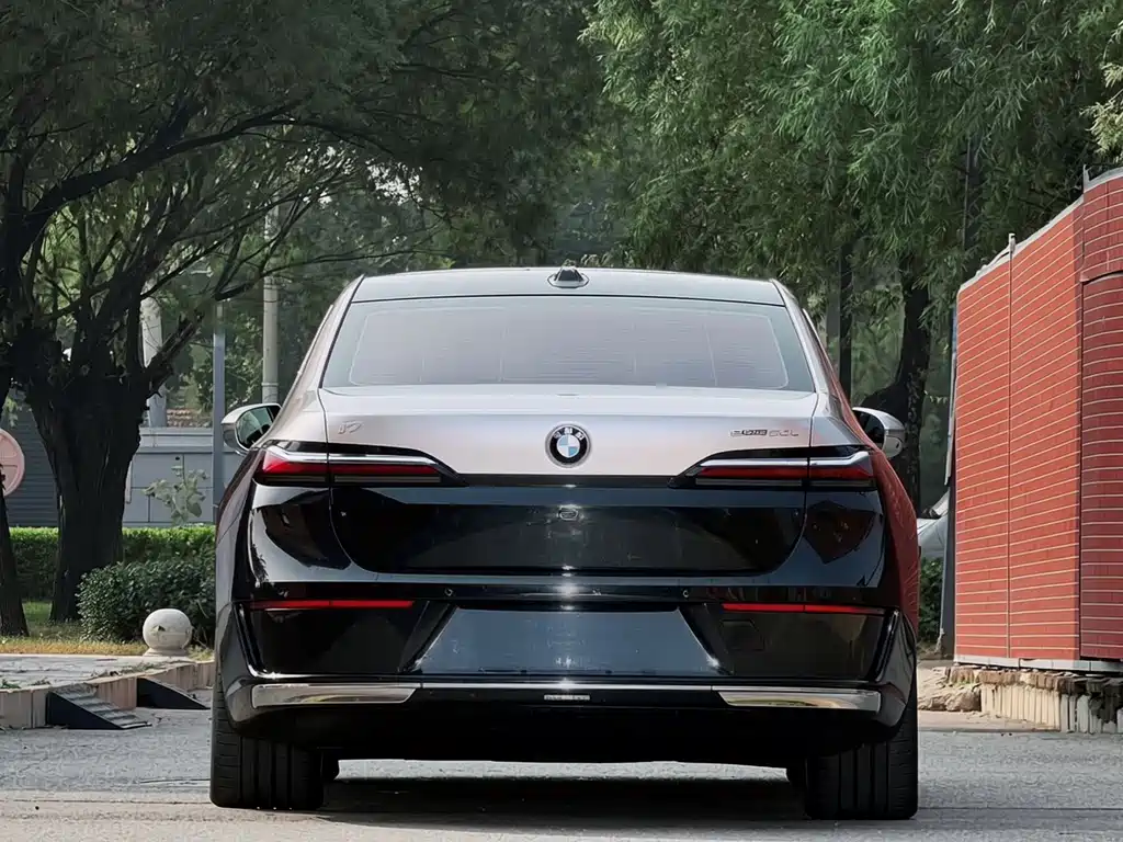 BMW i7 — миниатюра 5
