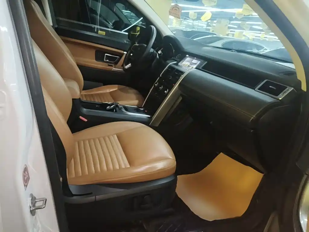 Land Rover Discovery Sport — миниатюра 25