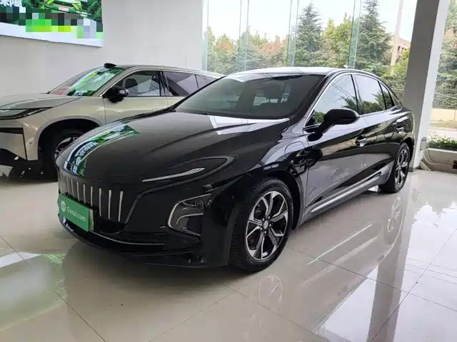 Hongqi E-QM5