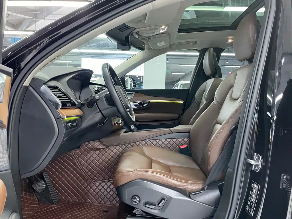 Volvo XC90 — миниатюра 3