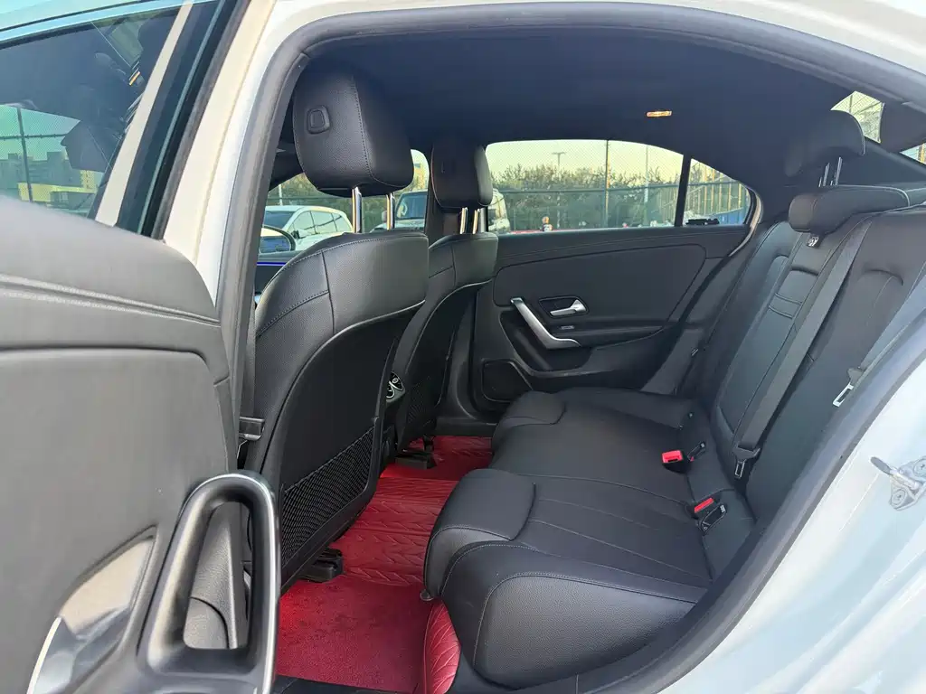 Mercedes-Benz A-Class — миниатюра 11
