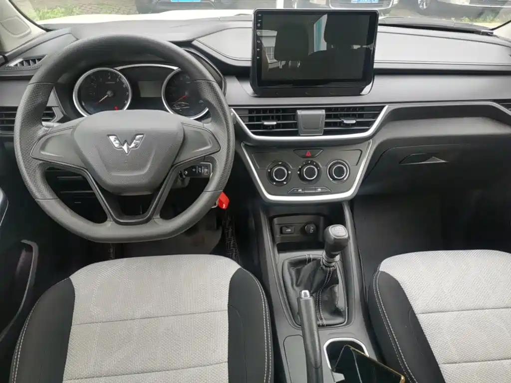Wuling Hongguang S3 — миниатюра 10