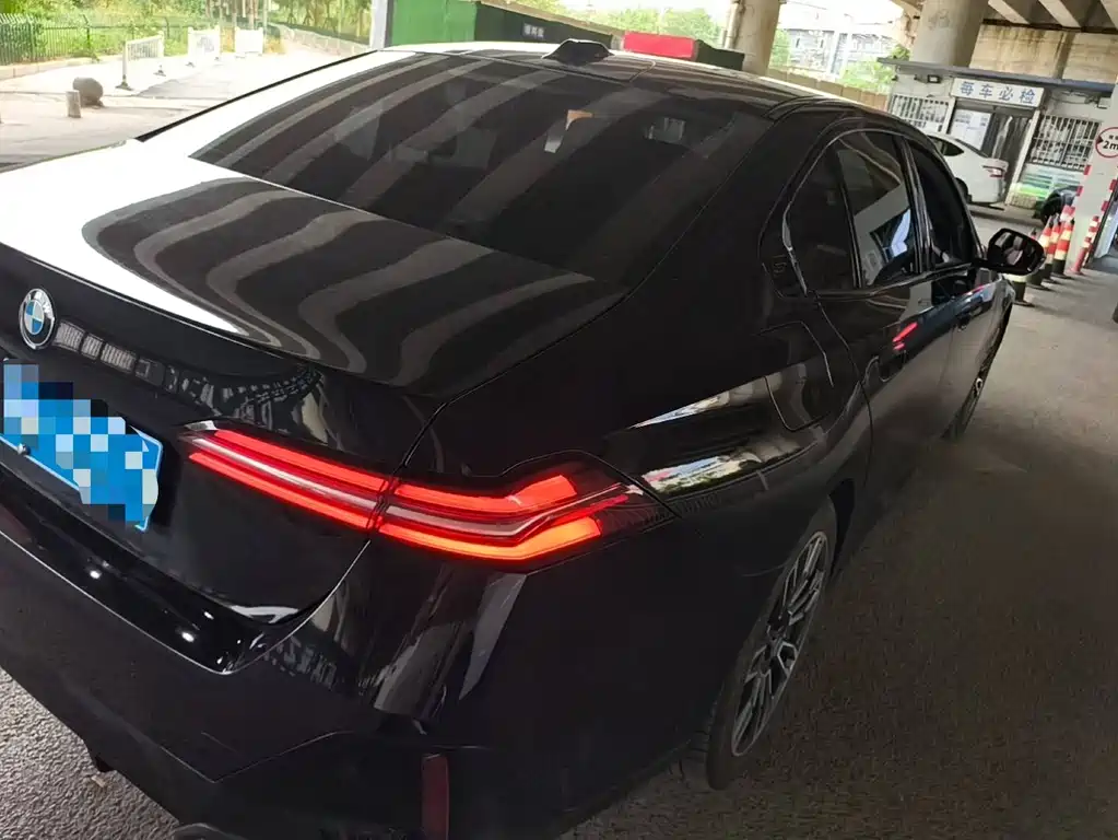 BMW 5 Series (Import) — миниатюра 3