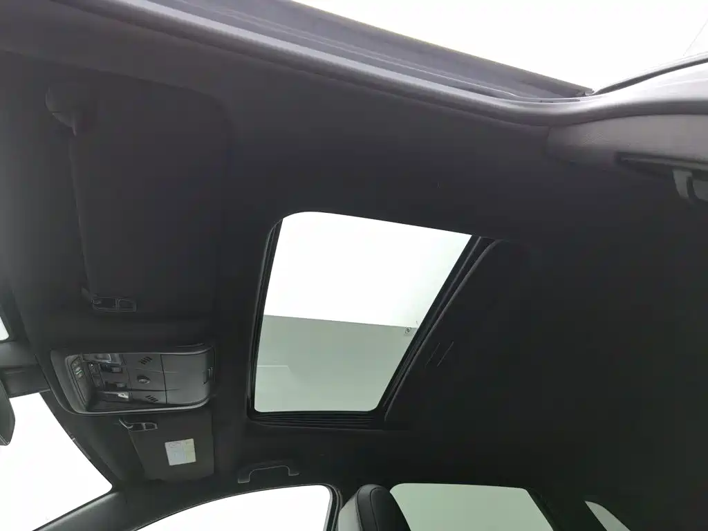 Cadillac XT5 — миниатюра 14