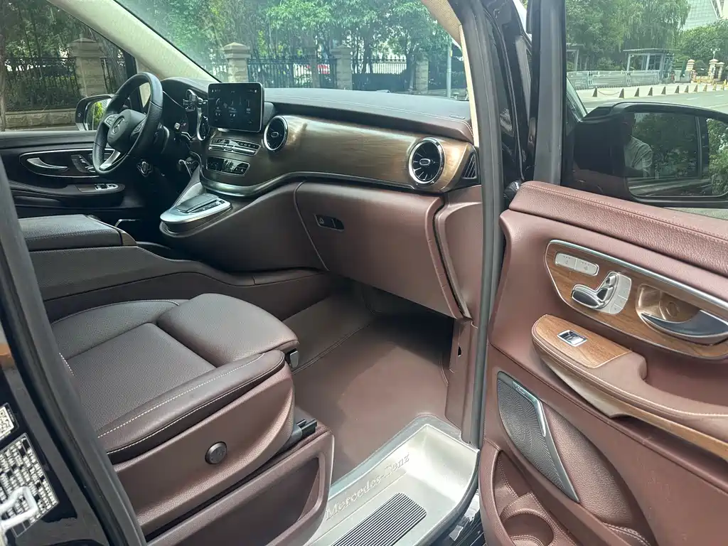 Mercedes-Benz V-Class — миниатюра 12
