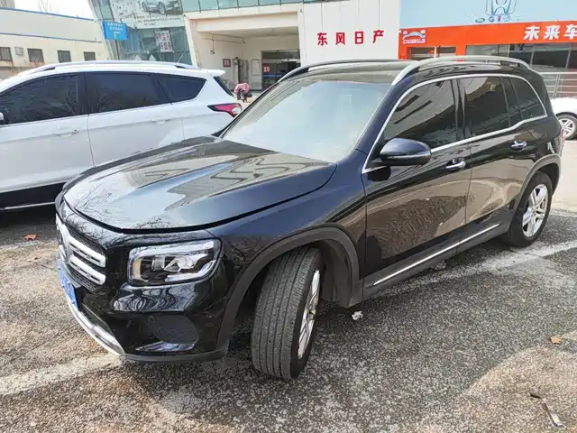MERCEDES-BENZ GLB