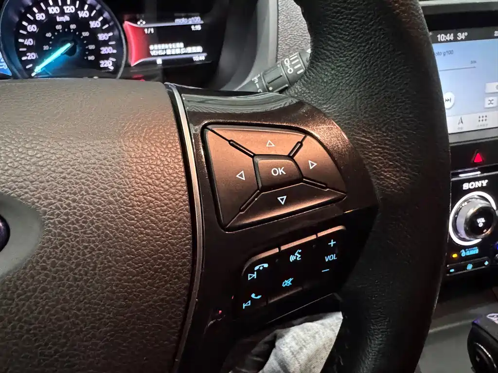 Ford Explorer (Import) — миниатюра 14