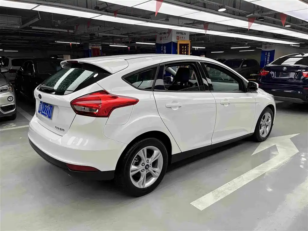 Ford Focus — миниатюра 11
