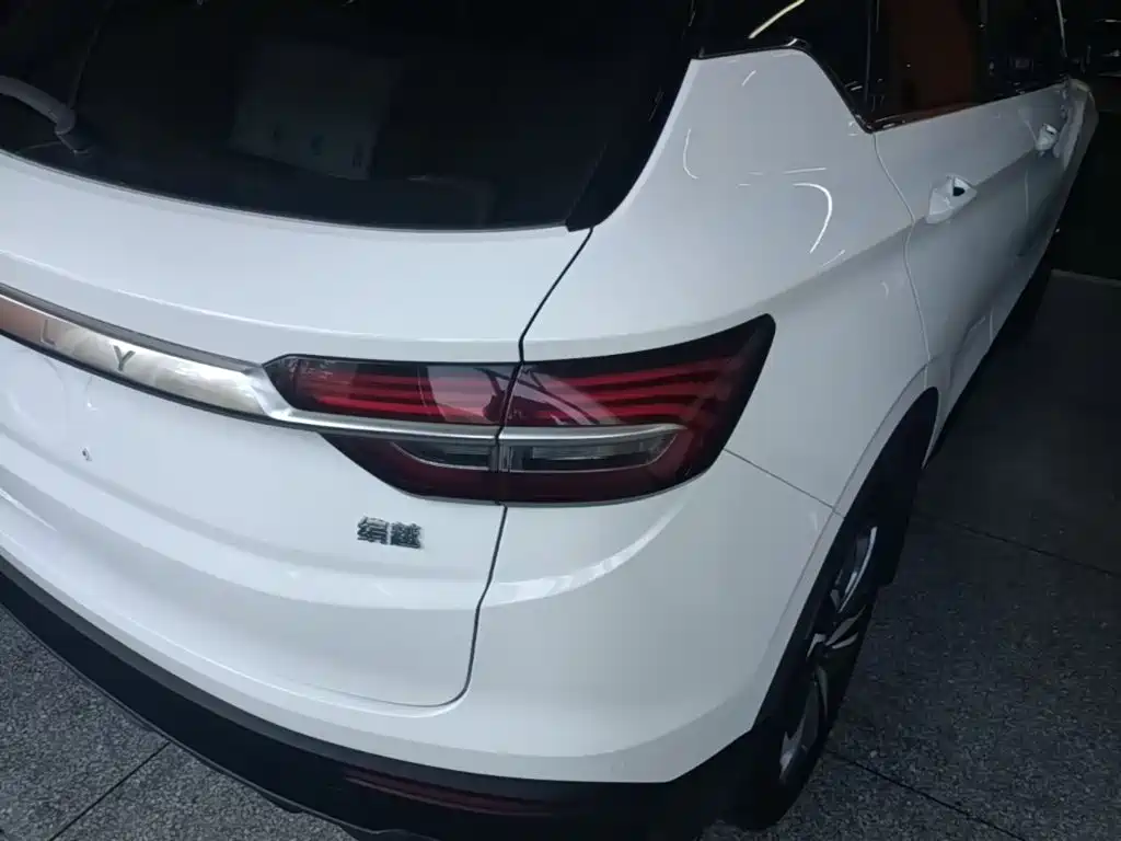 Geely Binyue — миниатюра 8