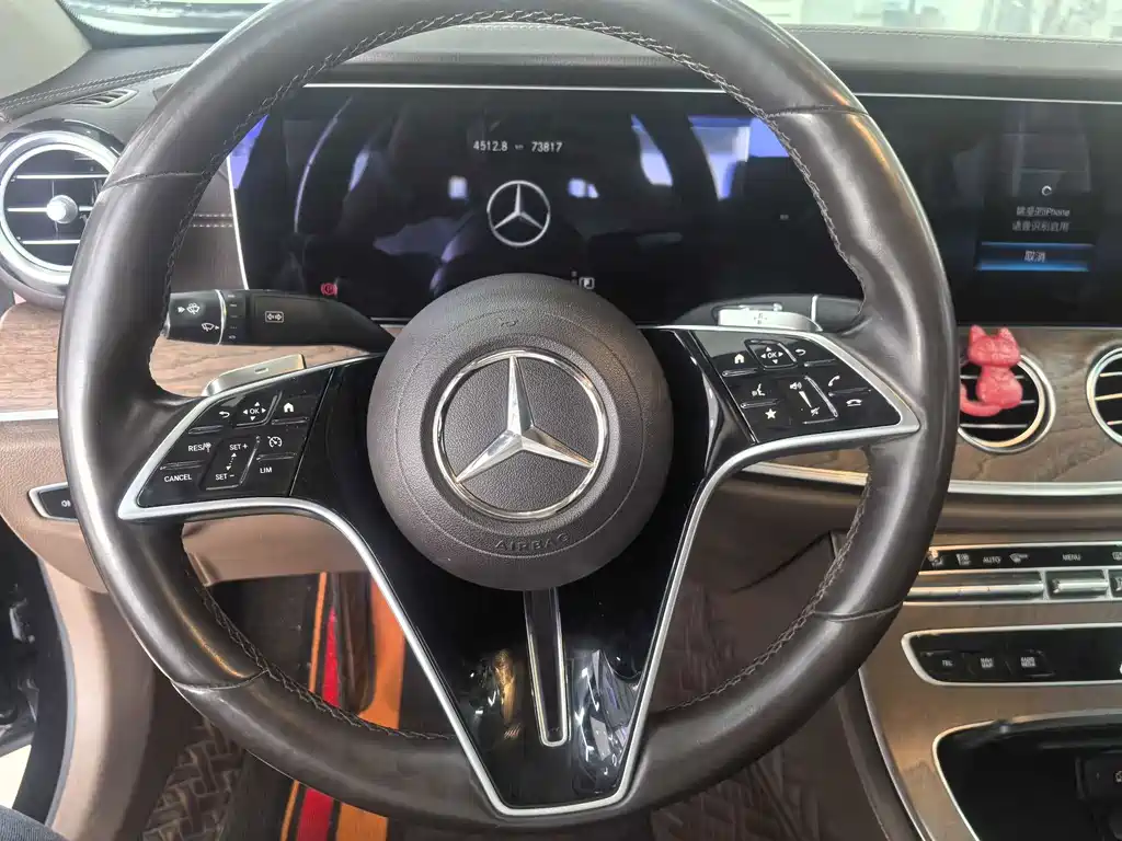 Mercedes-Benz E-Class — миниатюра 7
