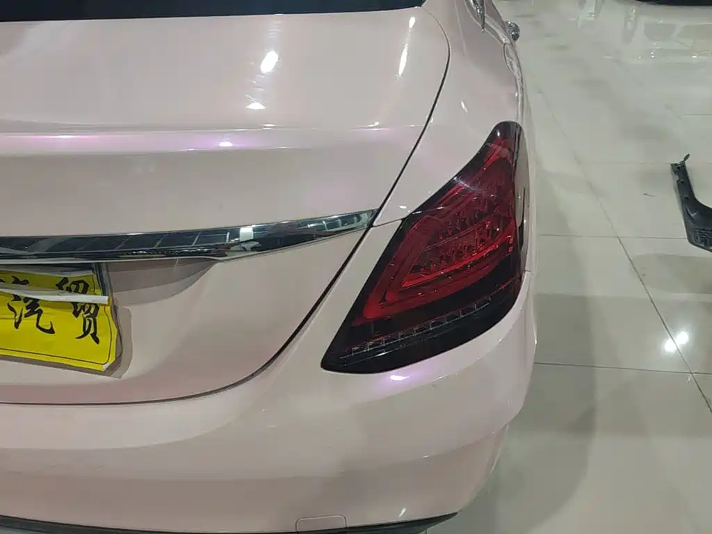 Mercedes-Benz C-Class — миниатюра 8