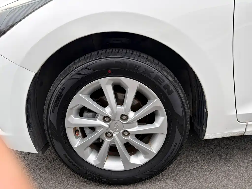 Hyundai Verna — миниатюра 5