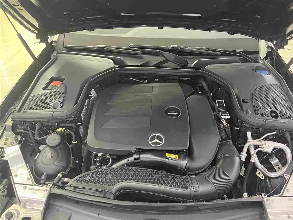 Mercedes-Benz E-Class — миниатюра 19