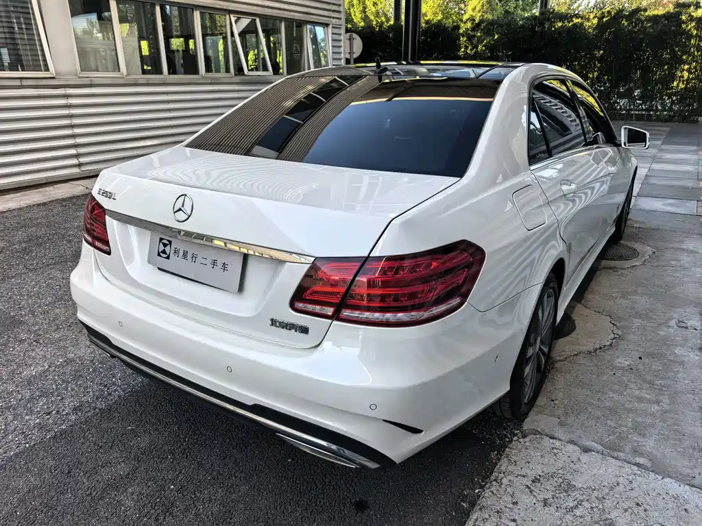 Mercedes-Benz E-Class — миниатюра 5