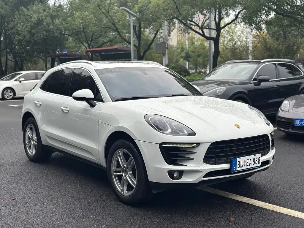 Porsche Macan — миниатюра 3