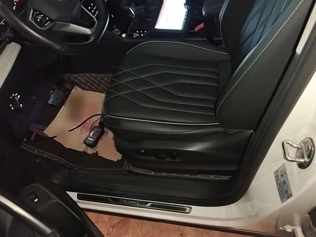 Volkswagen Tiguan L — миниатюра 15