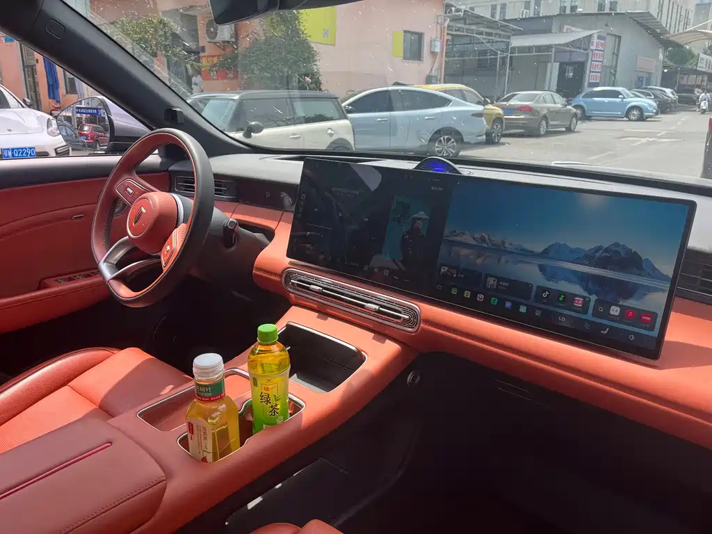 Hongqi HS6 PHEV 2026 220
