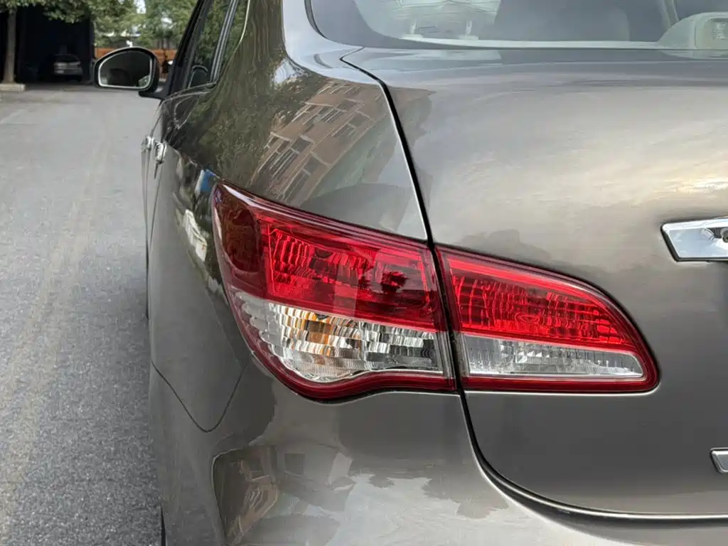 Nissan Sylphy — миниатюра 6