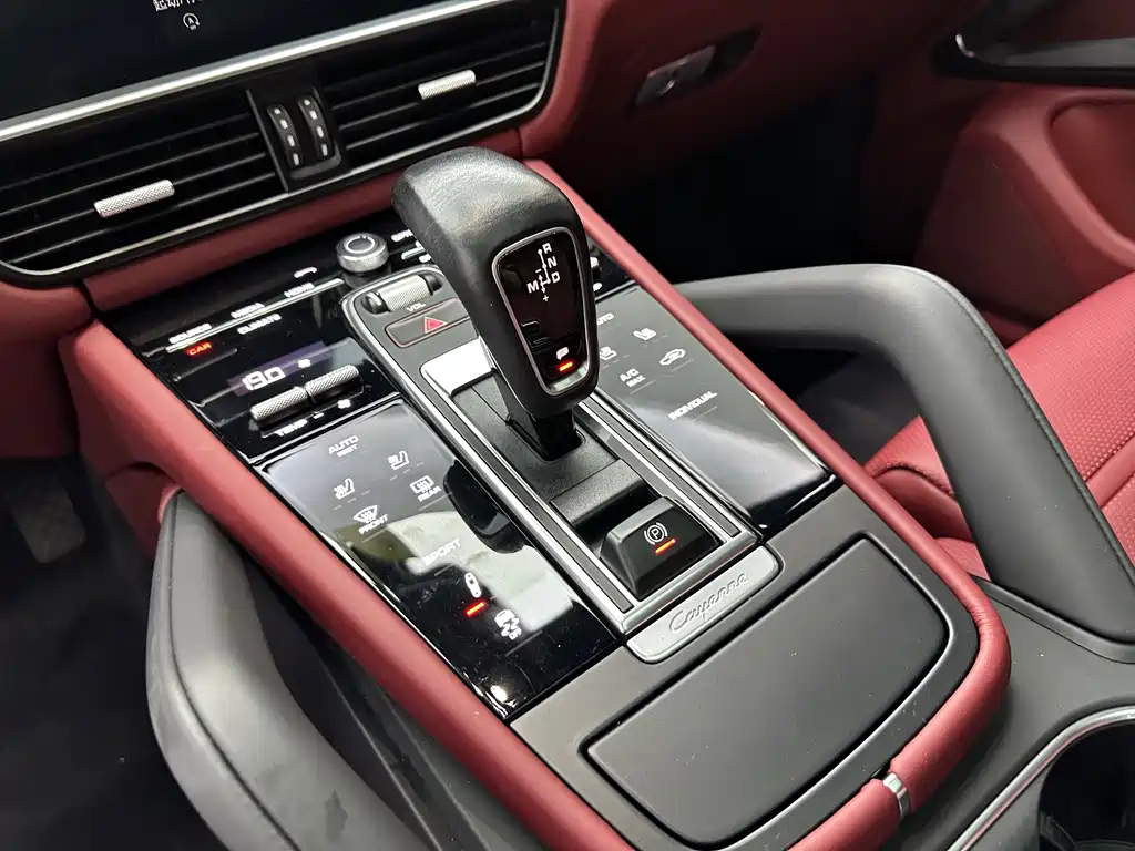 Porsche Cayenne — миниатюра 7