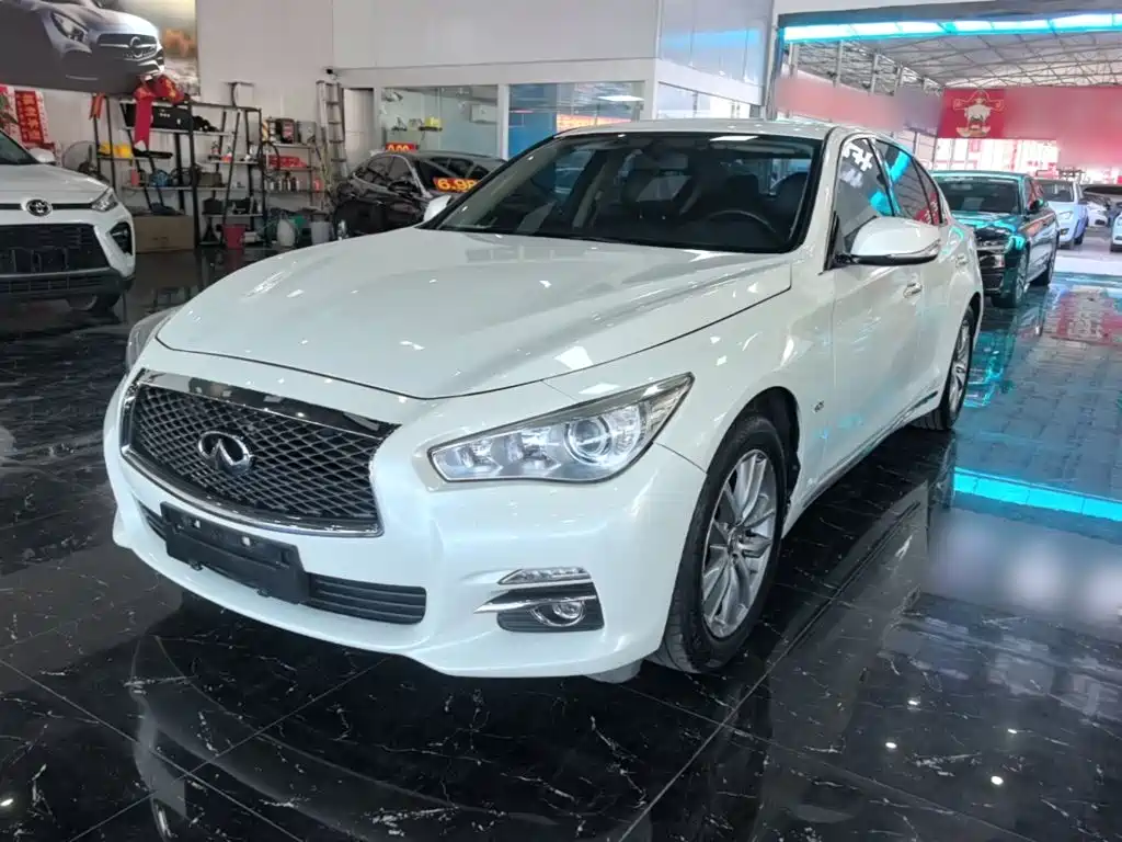 Infiniti Q50L