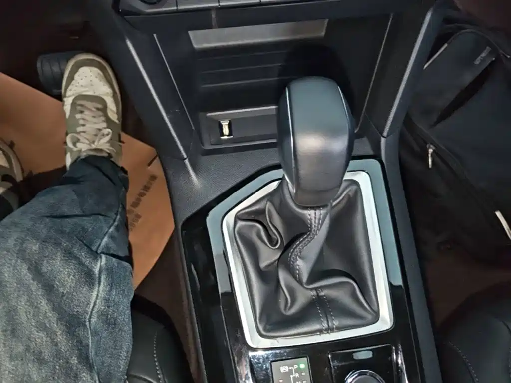 Peugeot 408 — миниатюра 14