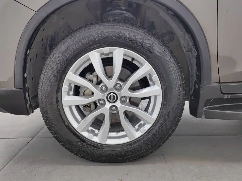 Nissan X-Trail — миниатюра 17
