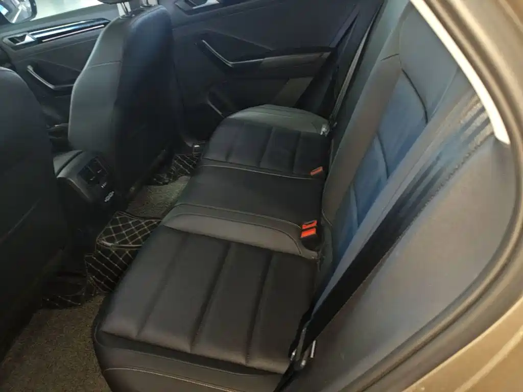 Volkswagen T-Roc — миниатюра 17