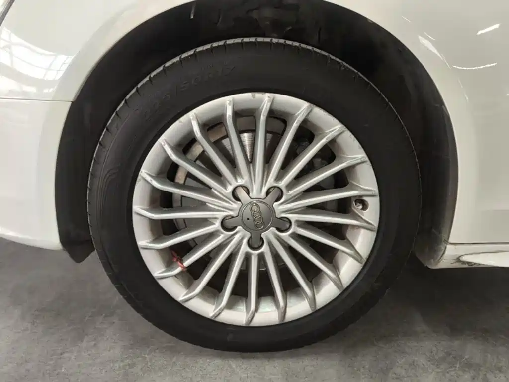 Audi A4L — миниатюра 23